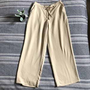 *3 for $20* High rise utility pants 🌿